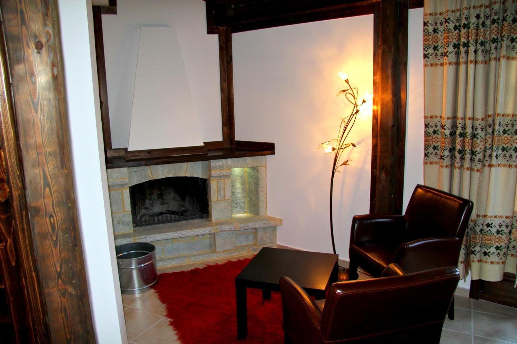 Hotel Taxiarches Aristi Luaran gambar