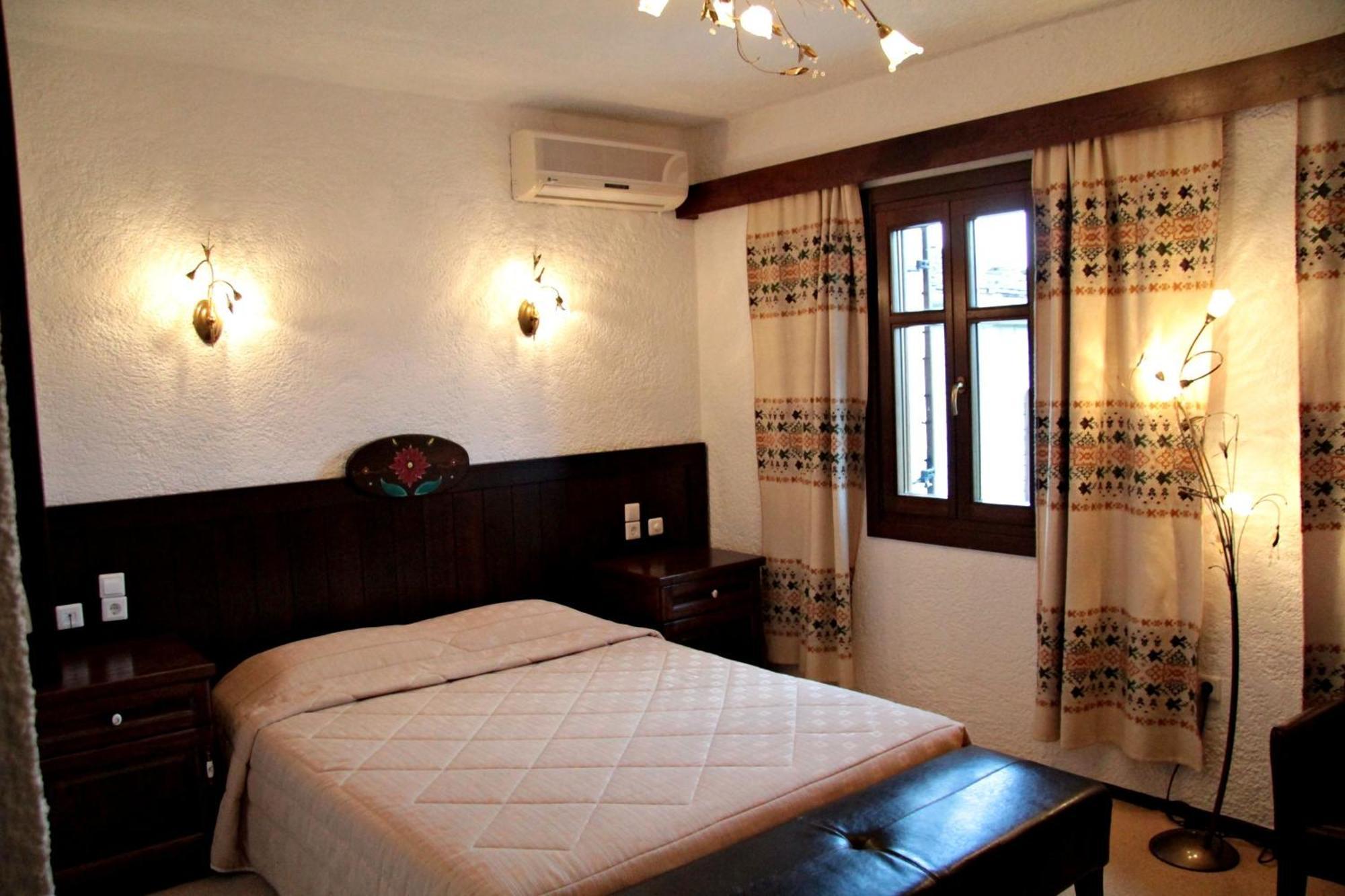 Hotel Taxiarches Aristi Luaran gambar