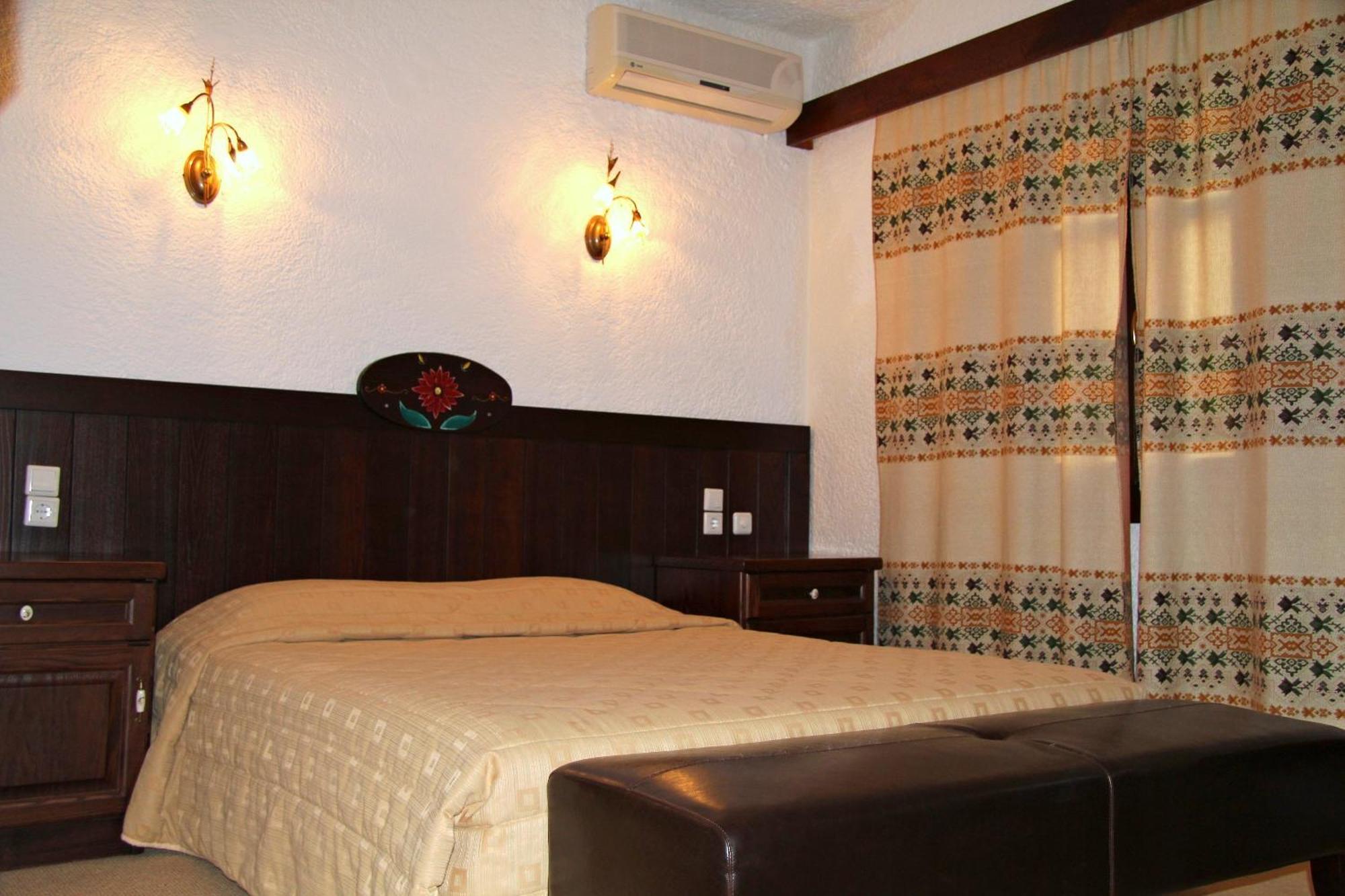Hotel Taxiarches Aristi Luaran gambar